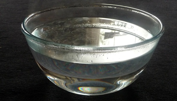 Круглая стеклянная чашка