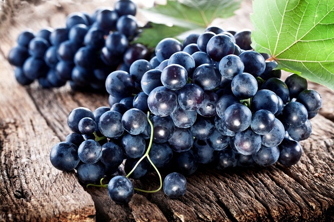 Черный виноград